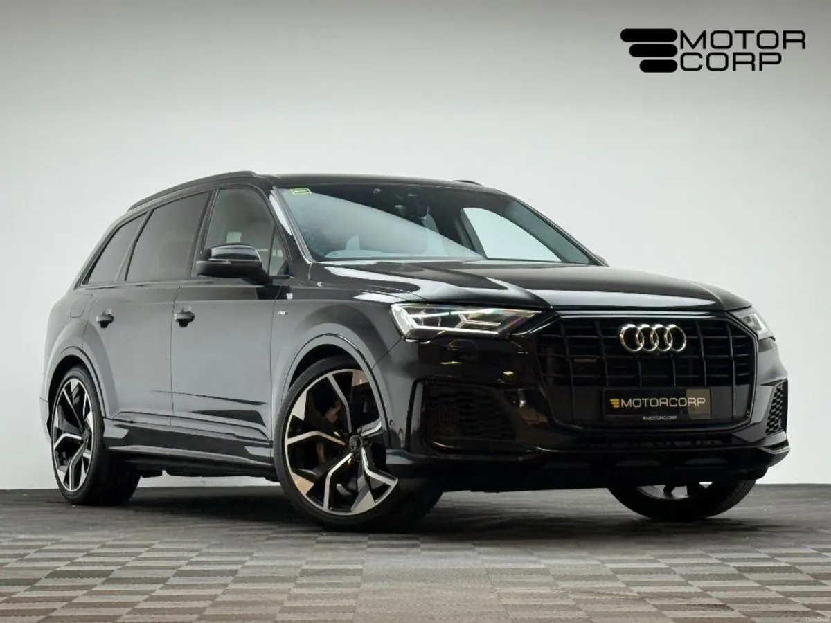 Audi Q7 S LINE BLK ED 55 3.0 TFSI E 381HP - Image 1