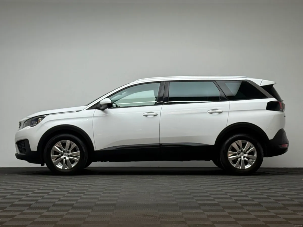 Peugeot 5008 ACTIVE 1.2 130HP *7 SEATER* - Image 4