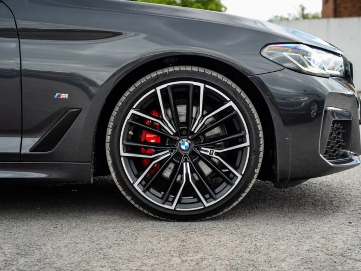 BMW 5-Series D G31 M Sport 5DR Auto * PRO PACK* - Image 3