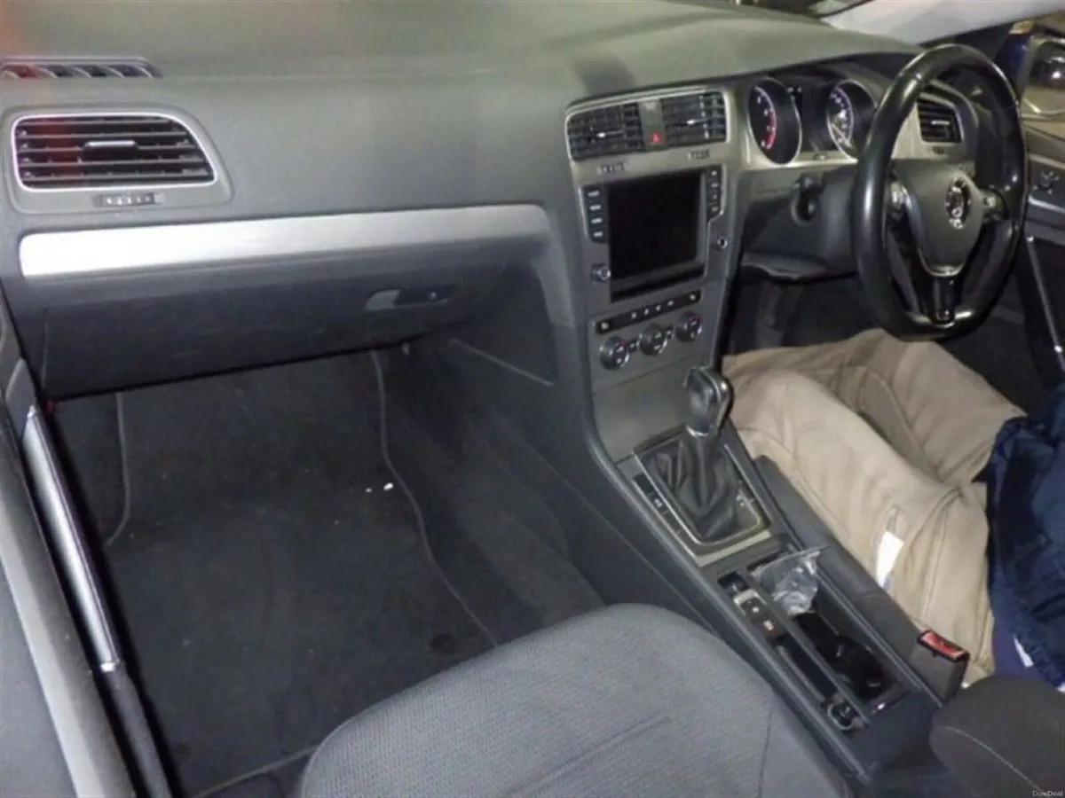 Volkswagen Golf 1.2 TSI COMFORT LINE AUTOMATIC - F - Image 3