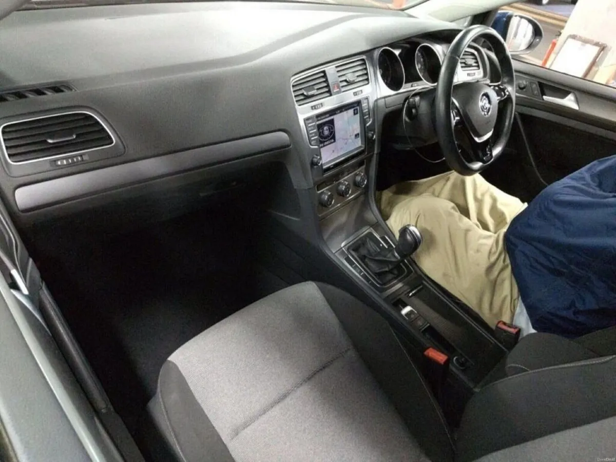 Volkswagen Golf 1.2 AUTOMATIC 40TH EDITION - FACTO - Image 3