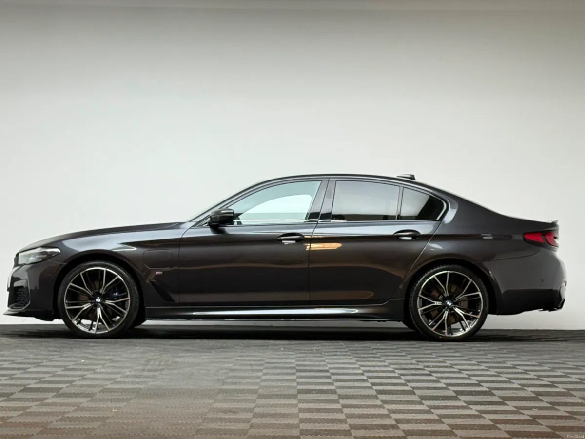 BMW 5-Series 530E M SPORT XDRIVE - Image 4