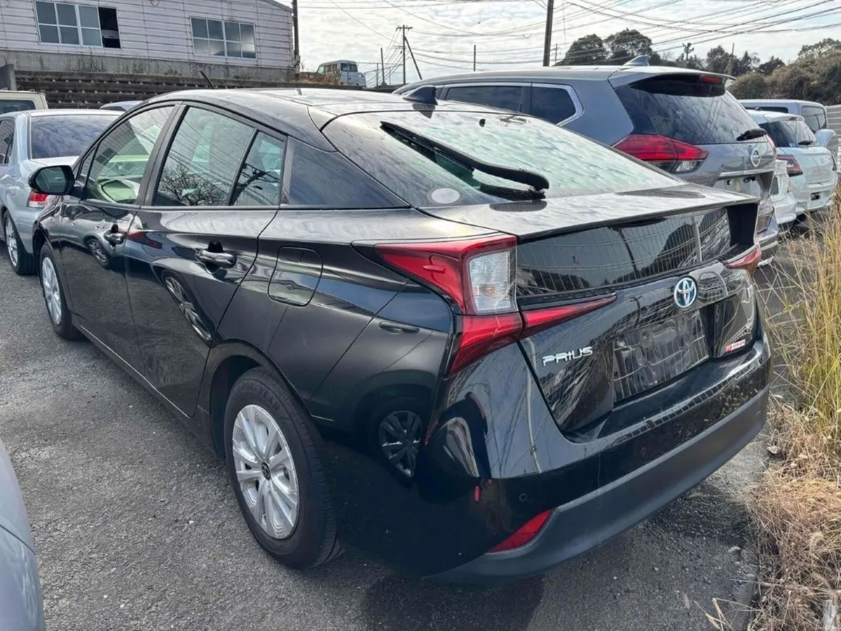 Toyota Prius 1.8 HYBRID AUTOMATIC - FACELIFT MODEL - Image 2