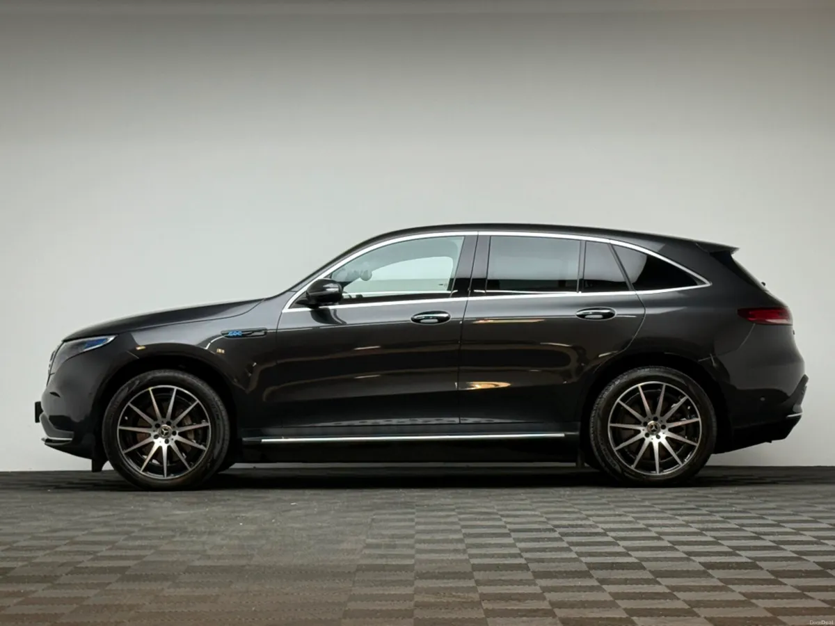 Mercedes-Benz EQC 400 AMG LINE 4MATIC - Image 4