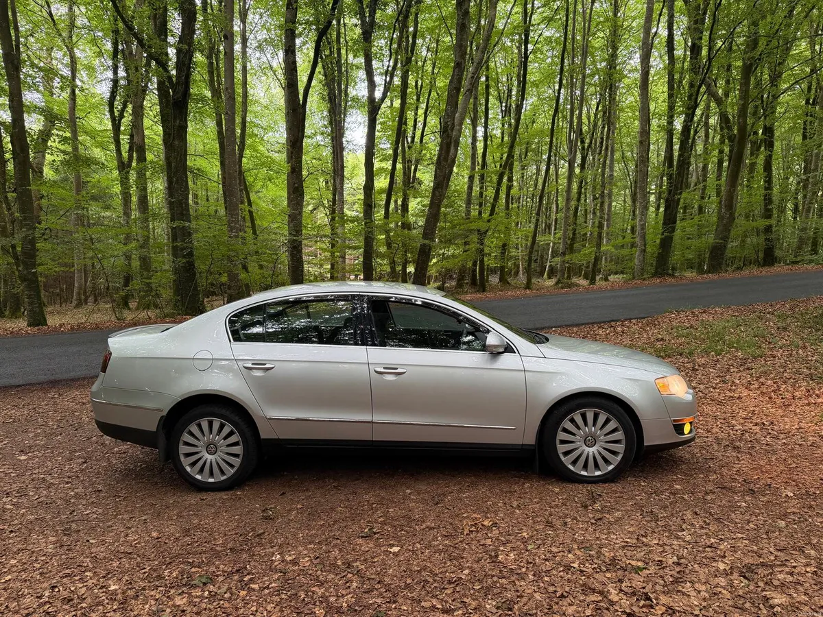 09 VOLKSWAGON PASSAT , 2.0 TDI HIGHLINE 6 SPEED - Image 4