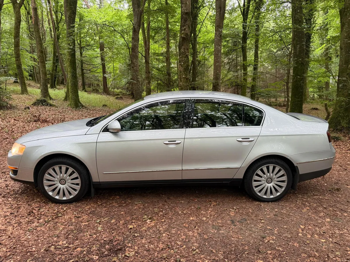 09 VOLKSWAGON PASSAT , 2.0 TDI HIGHLINE 6 SPEED - Image 5