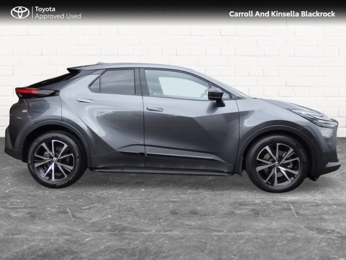 Toyota C-HR Phev Sport - Image 3