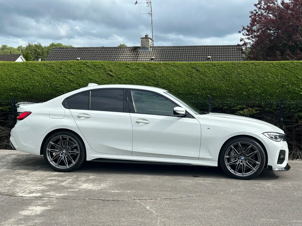 BMW 330E Msport  Auto 20" Alloys  £19850 inc Vrt - Image 4
