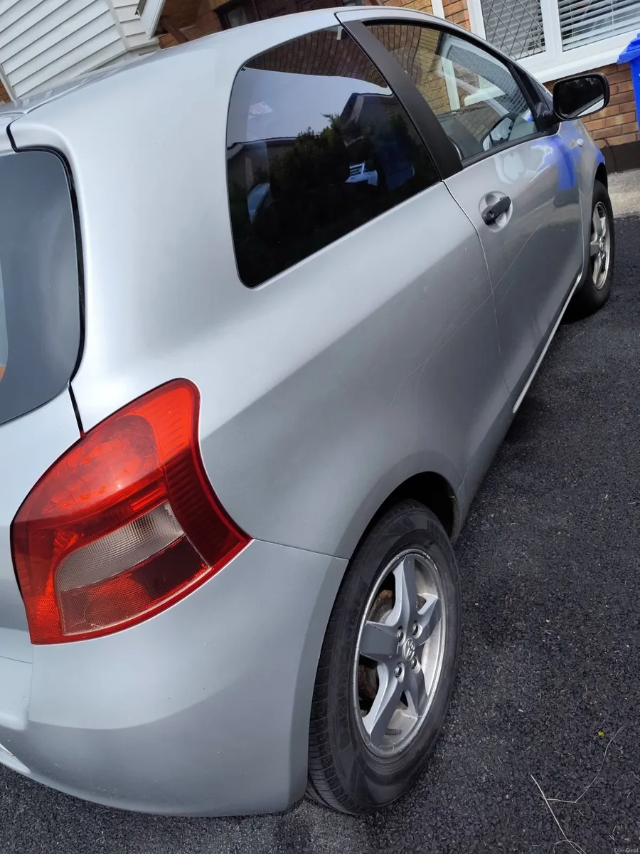 Toyota Yaris 2008 - Image 4