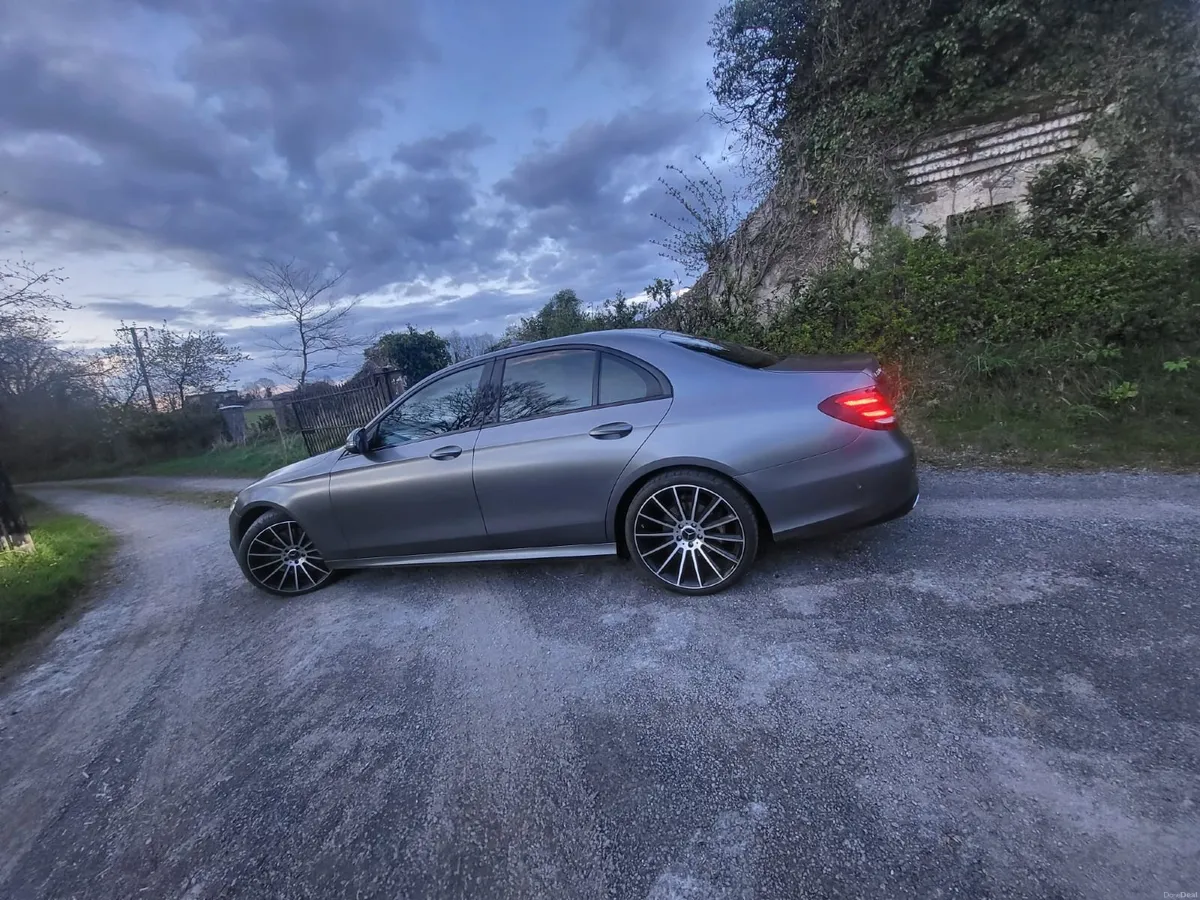 Mercedes-Benz E-Class 2017 - Image 4