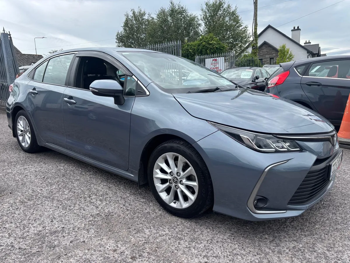 Toyota Corolla 2022  HYBRID  AUTOMATIC - Image 2