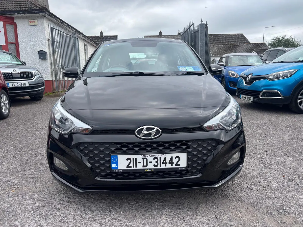 Hyundai i20 2021  PETROL  LOW  MILEAGE, SPOTLESS - Image 2