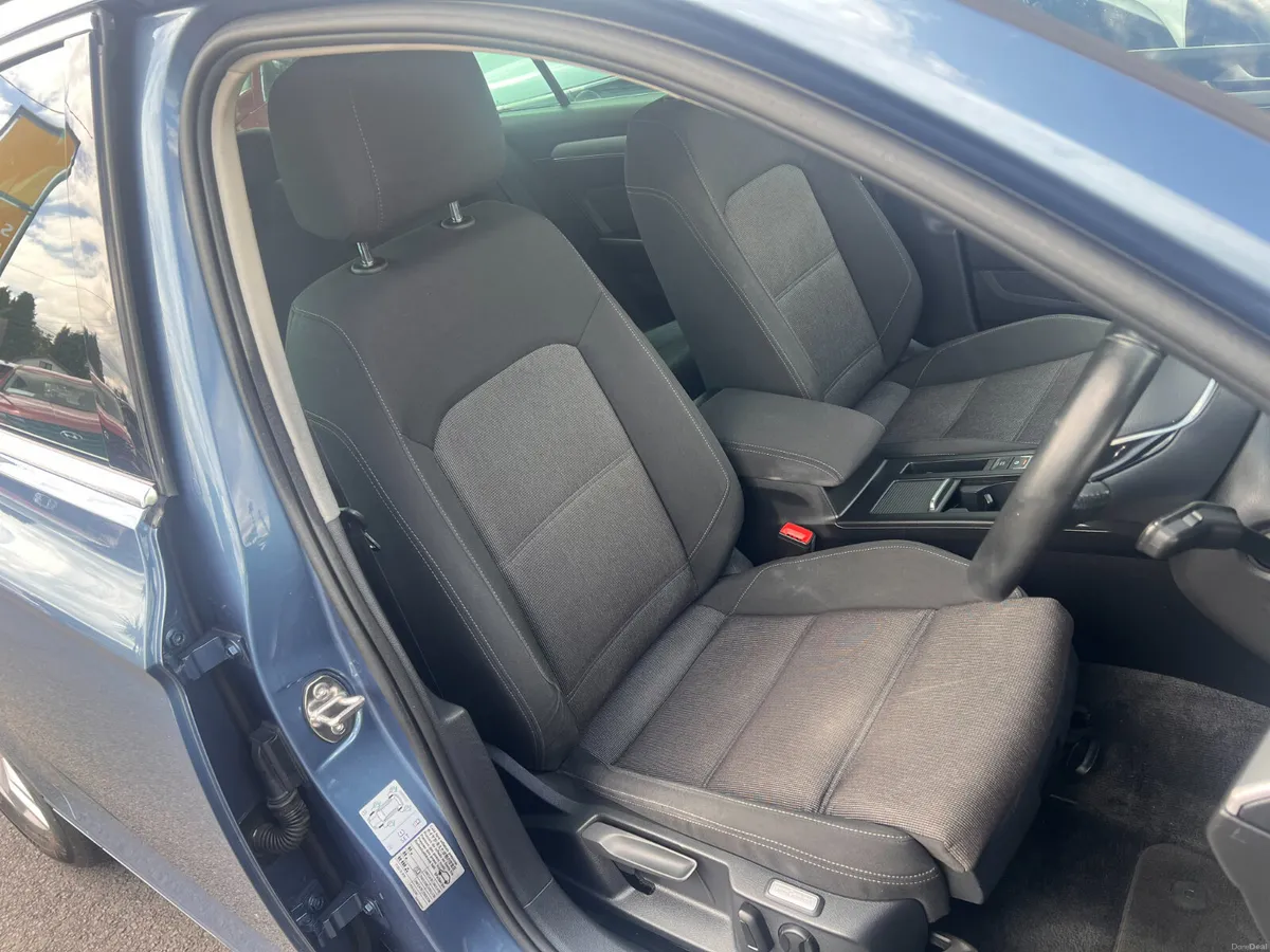 *ONLY 61,000 Kms* Comfort Line 1.6 TDI Manual **Fi - Image 4