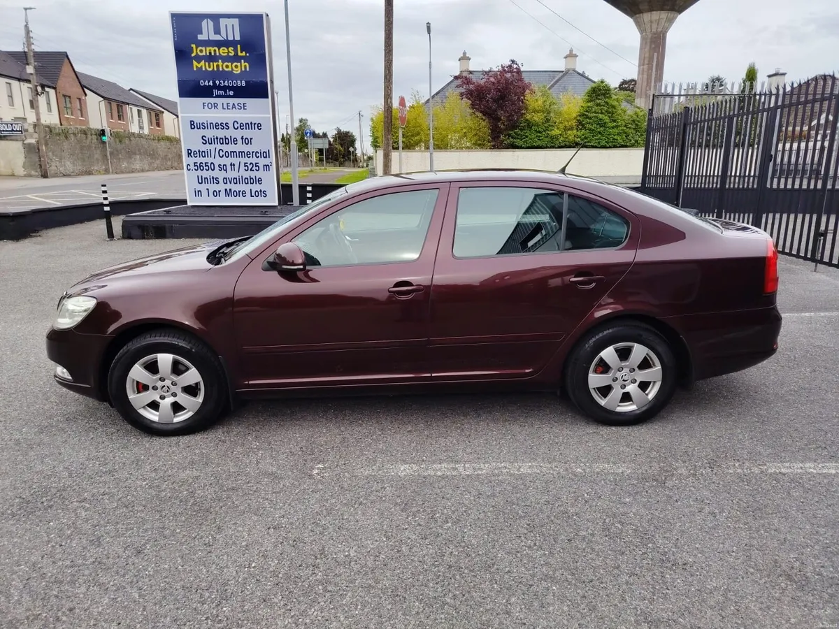 2011 AUTOMATIC SKODA OCTAVIA LOW MILES NEW NCT - Image 4