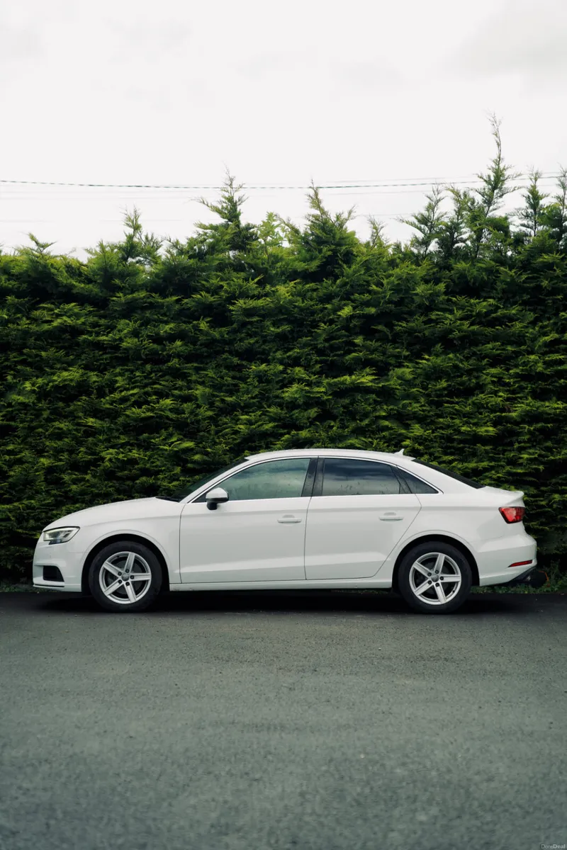 Audi A3 Sedan 1.4 TFSI 2017 - Image 2
