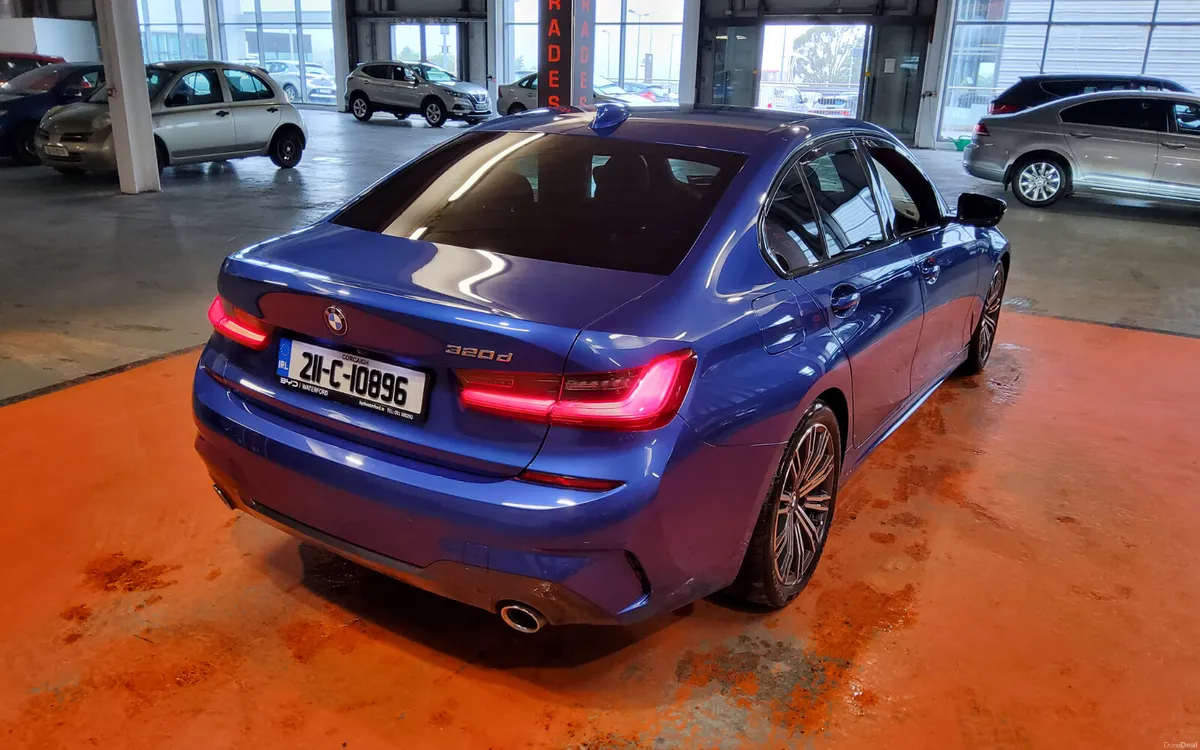 BMW 3-Series 2021 - Image 3
