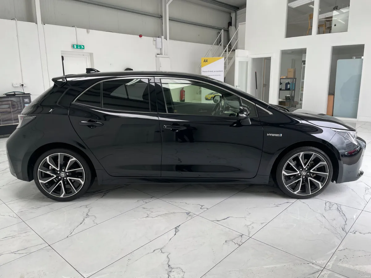 2019 Toyota Corolla (Gr Sport) Sport G Z Auto Hybr - Image 2
