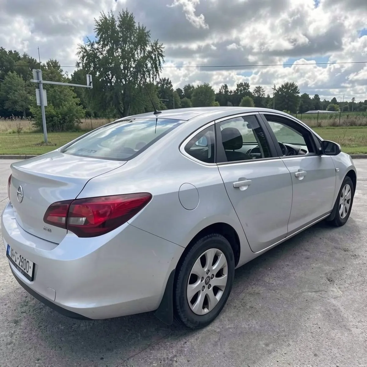 Opel Astra 2016 manual 1 owner 1.6 CDTi 136 PS - Image 3