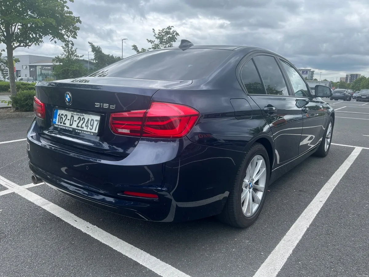 BMW 3-Series 2016 - Image 2