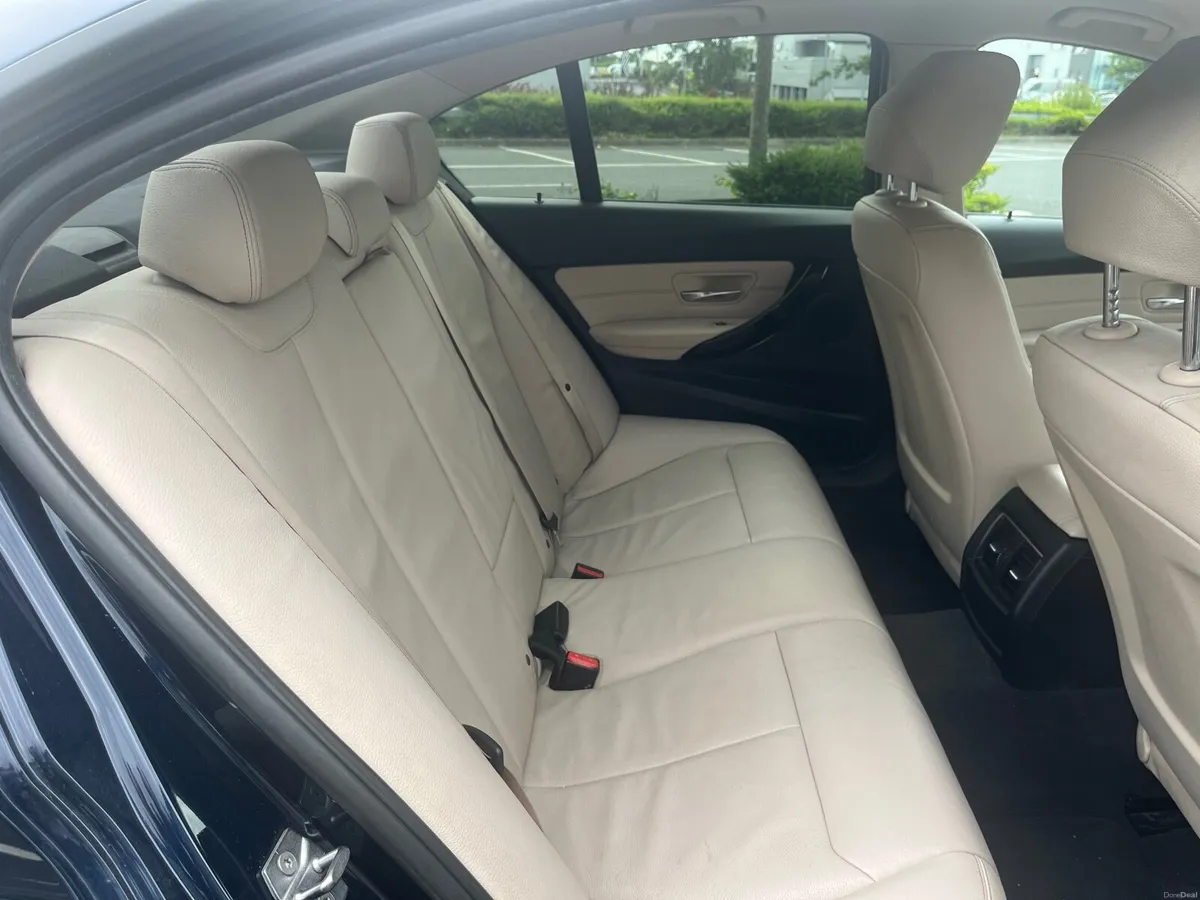 BMW 3-Series 2016 - Image 4