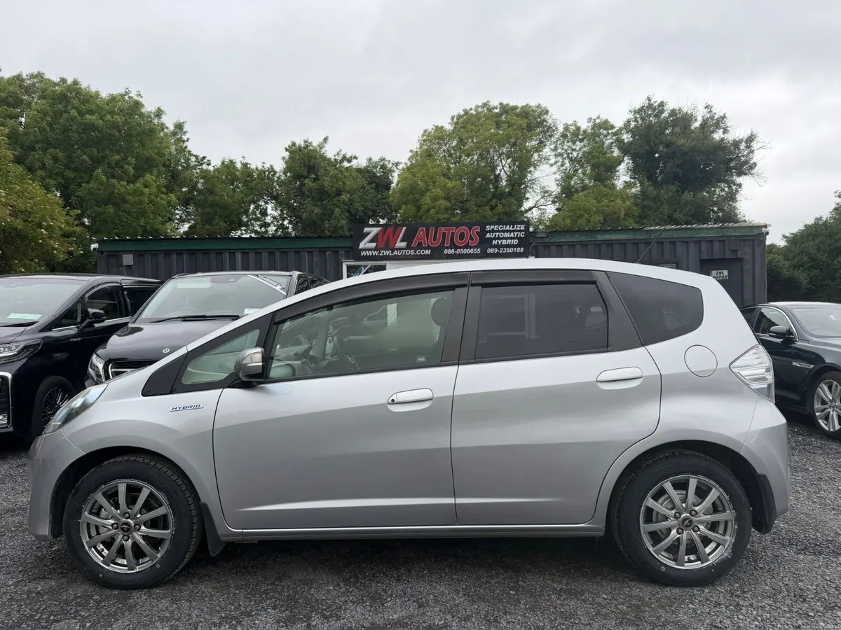 131 Honda Fit HYBRID 1.37950 - Image 4
