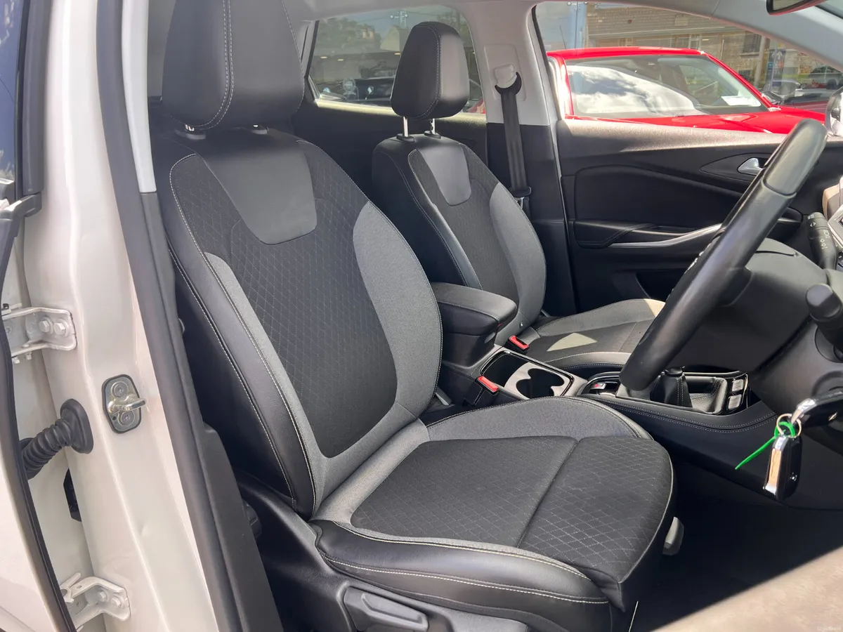 2023 Twin Tone SRi 130PS Manual  **Finance Arrange - Image 3