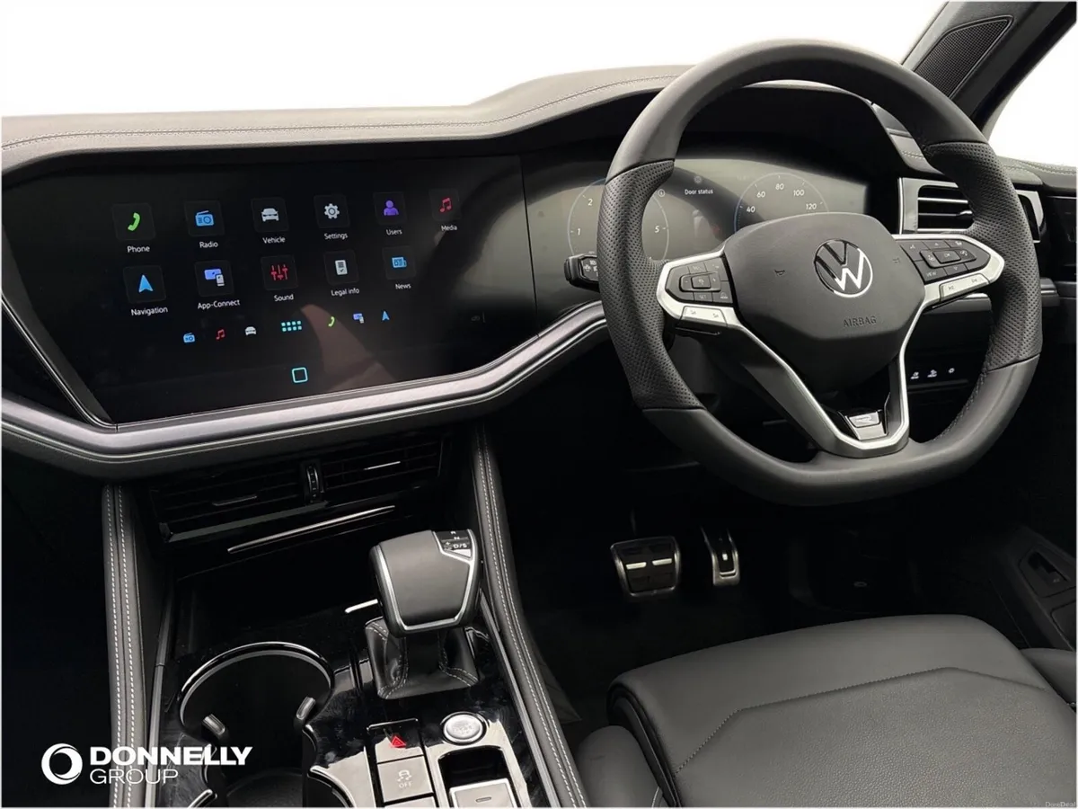 Volkswagen Touareg Diesel Estate Black Edition - Image 2