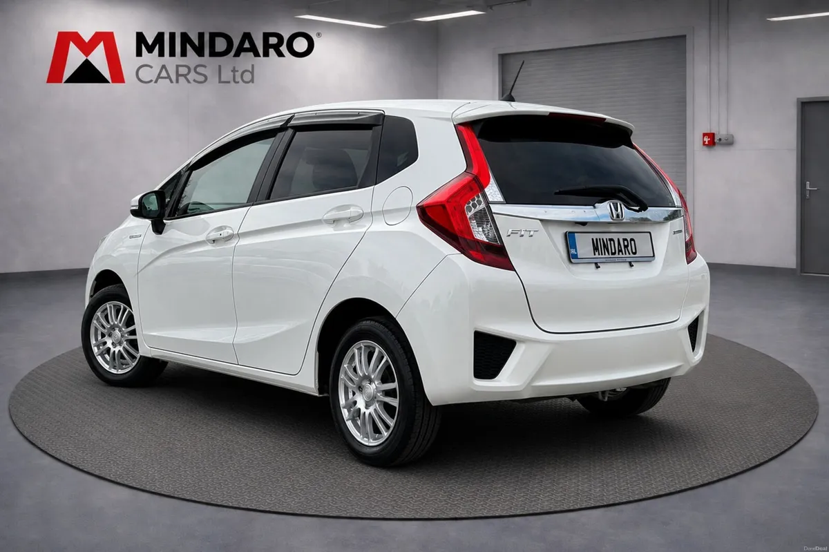 HONDA FIT//HYBRID//AUTOMATIC//FINANCE AVAILABLE - Image 6