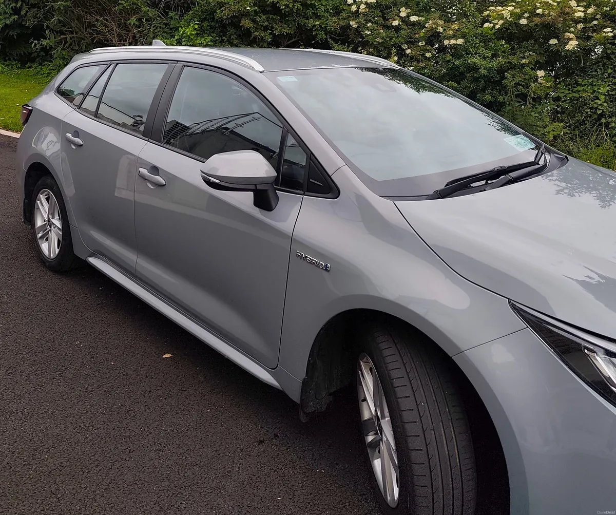 Toyota Corolla Touring Sport Hybrid Luna 212 - Image 3
