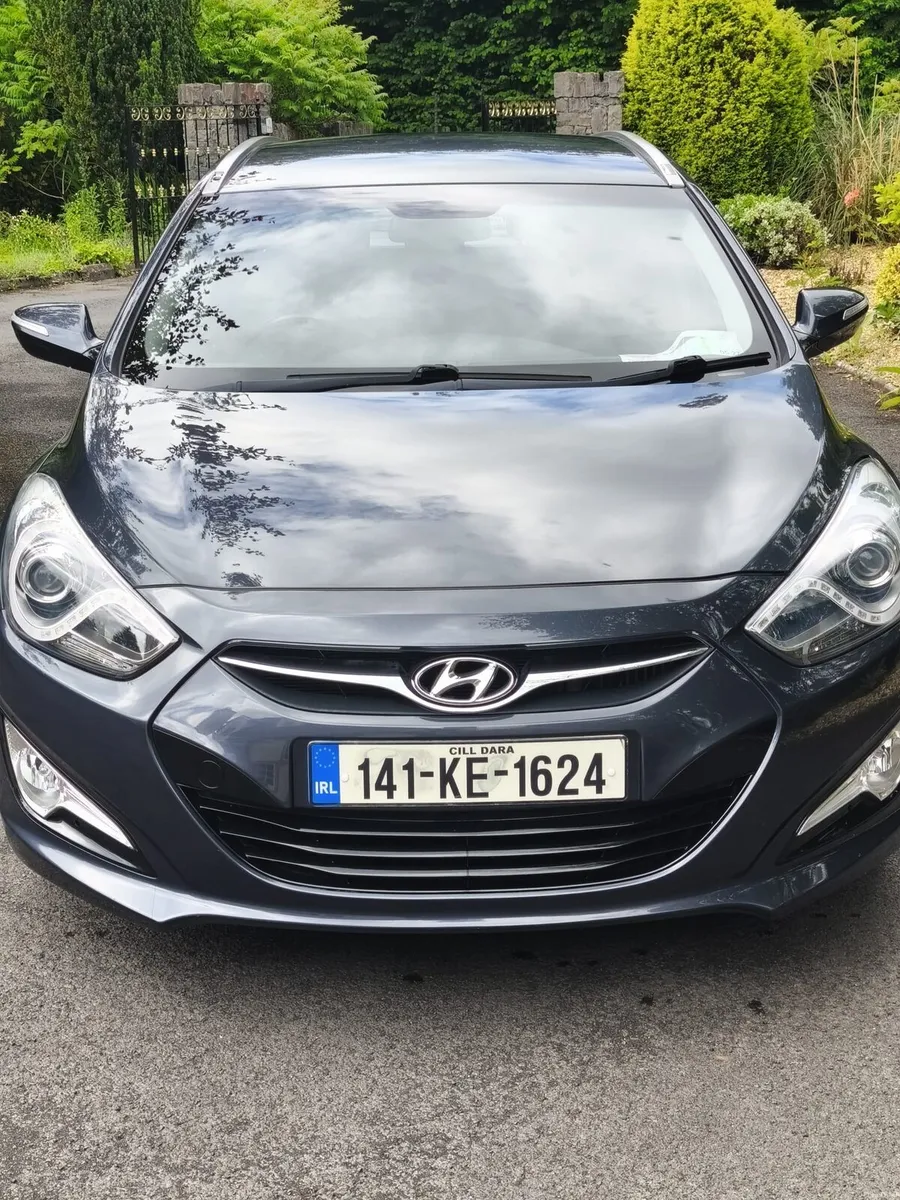 Hyundai i40 executive  estate New Nct 02/27 - Image 3