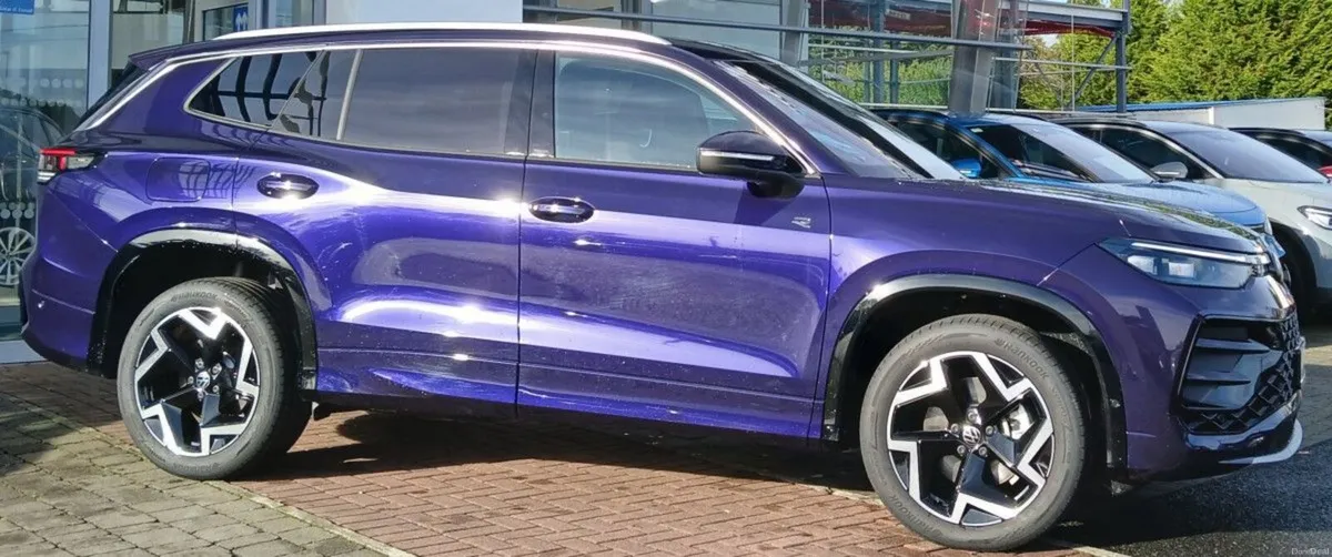Volkswagen Tayron R-LINE 75 2.0 TDI 150HP **7 SEAT - Image 2