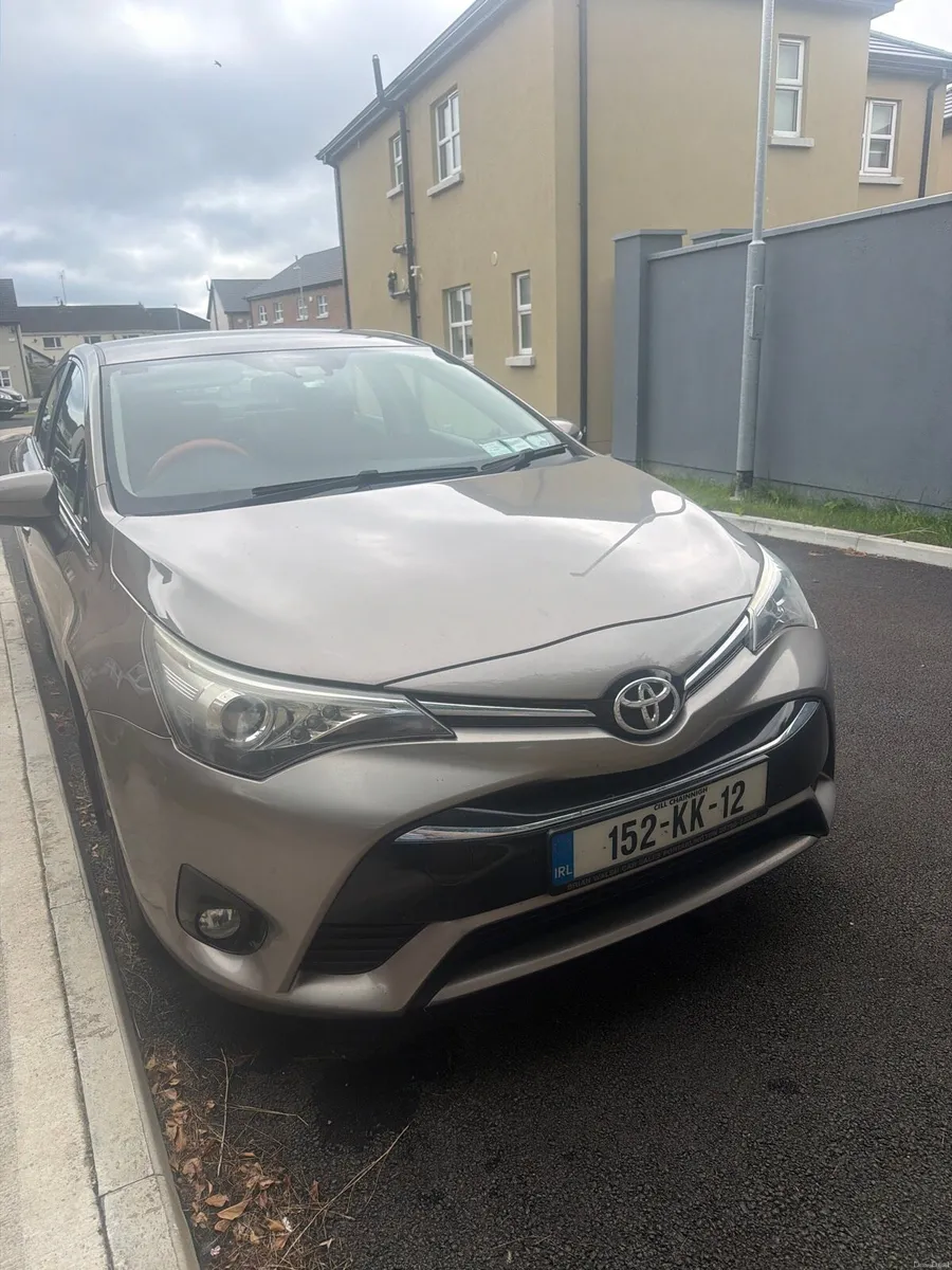 2015 Toyota Avensis - Image 2