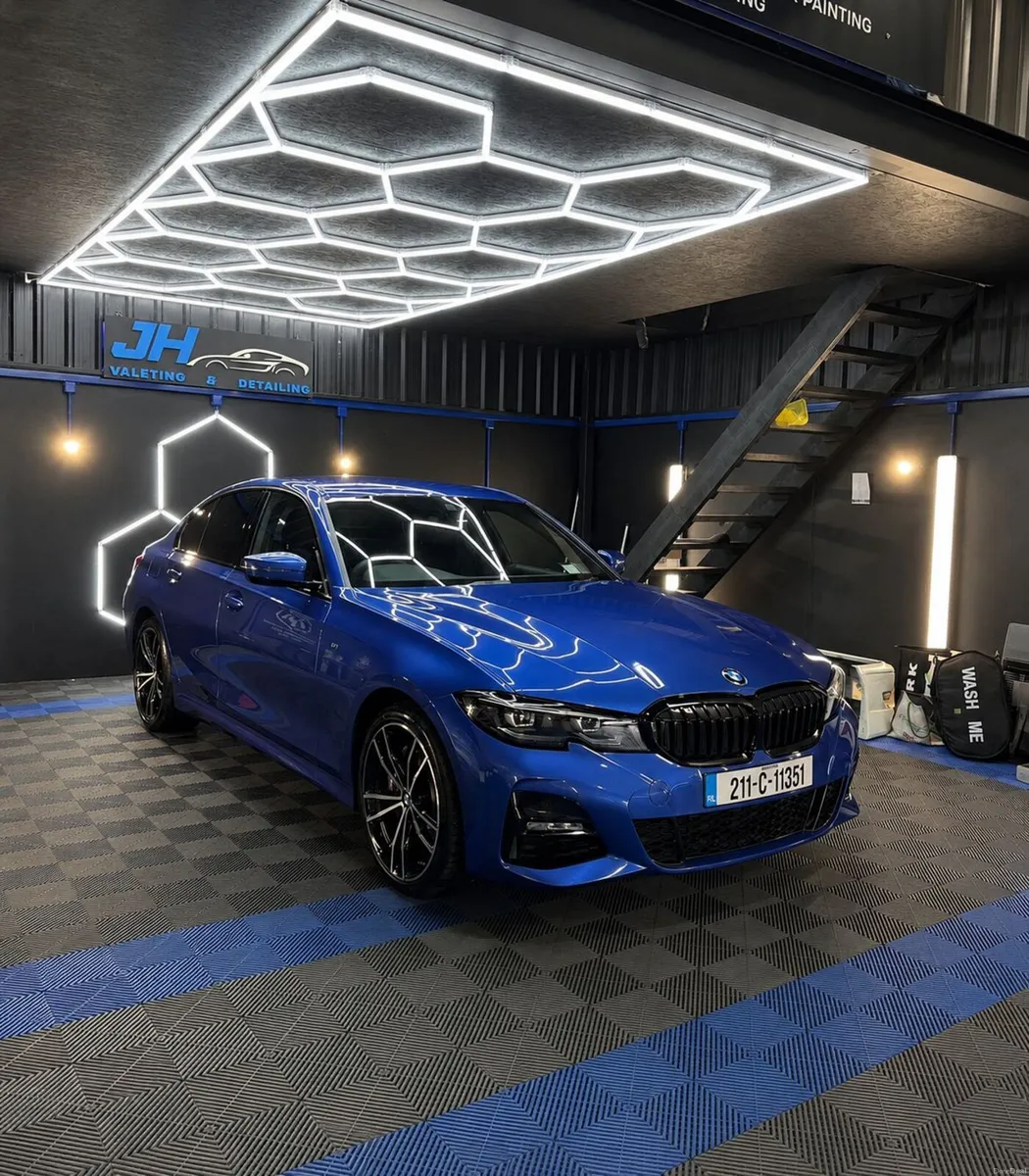 BMW 3-Series 2021 - Image 1