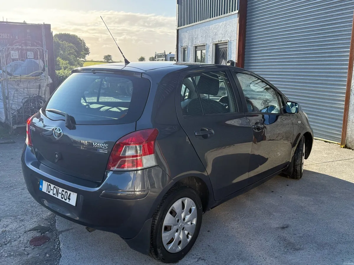 Toyota Yaris 1.3 Automatic - 35k - Low Mileage - Image 4