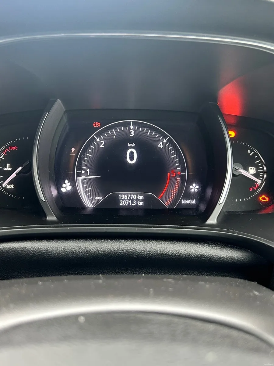 Renault Megane 2019 - Image 2
