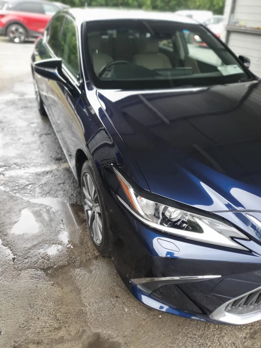 Lexus es300h - Image 4