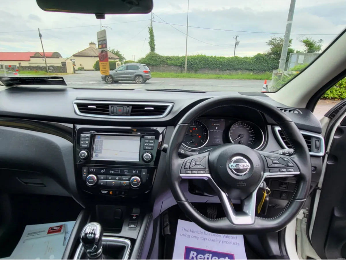 Nissan Qashqai 1.5 SV 18 4DR - Image 6