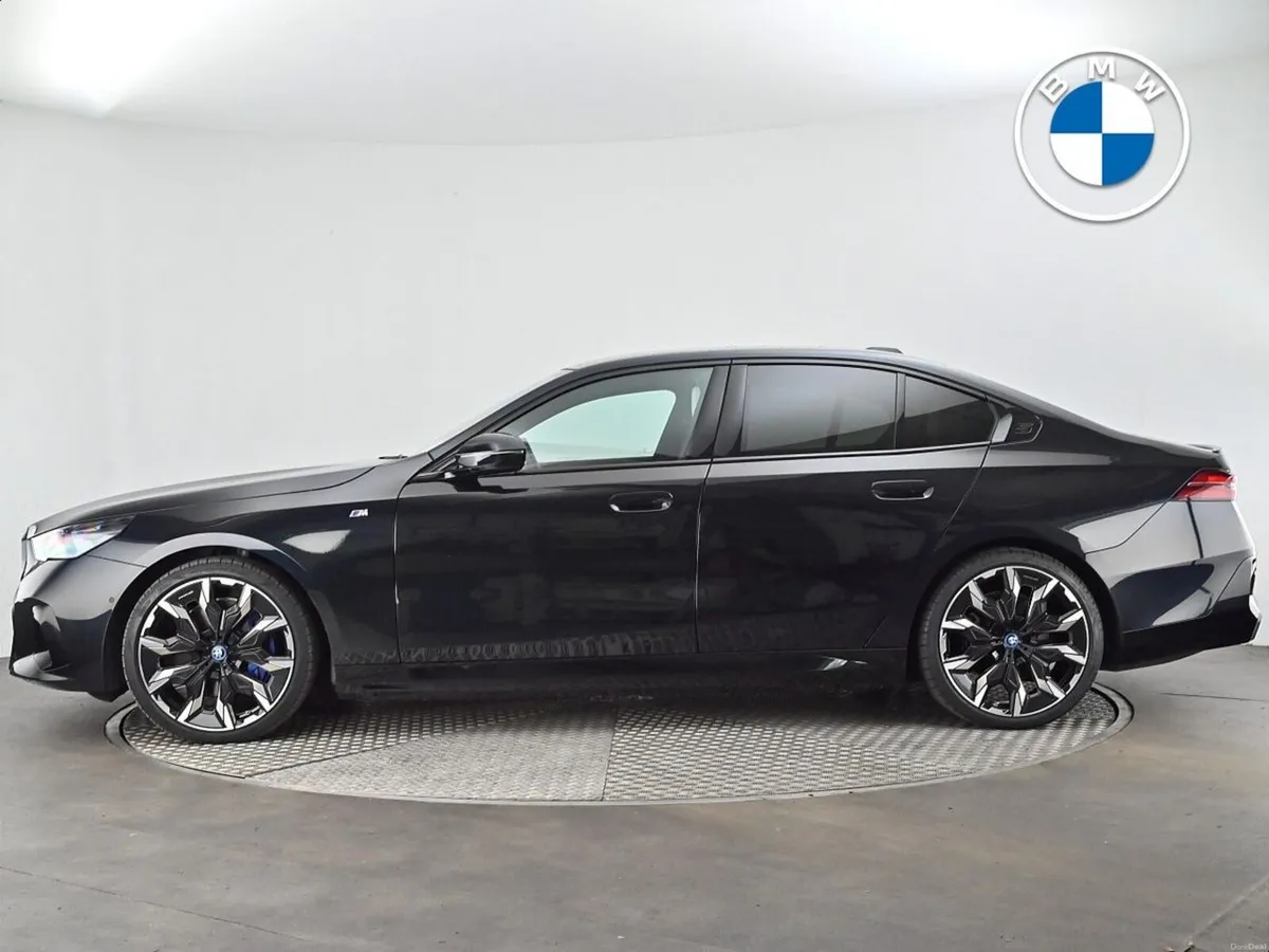 BMW i5 eDrive40 M Sport Pro Saloon - Image 3