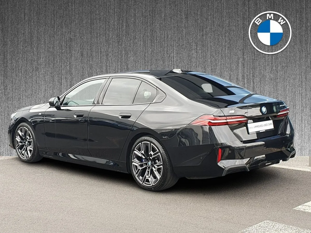 BMW i5 eDrive40 M Sport Saloon - Image 3