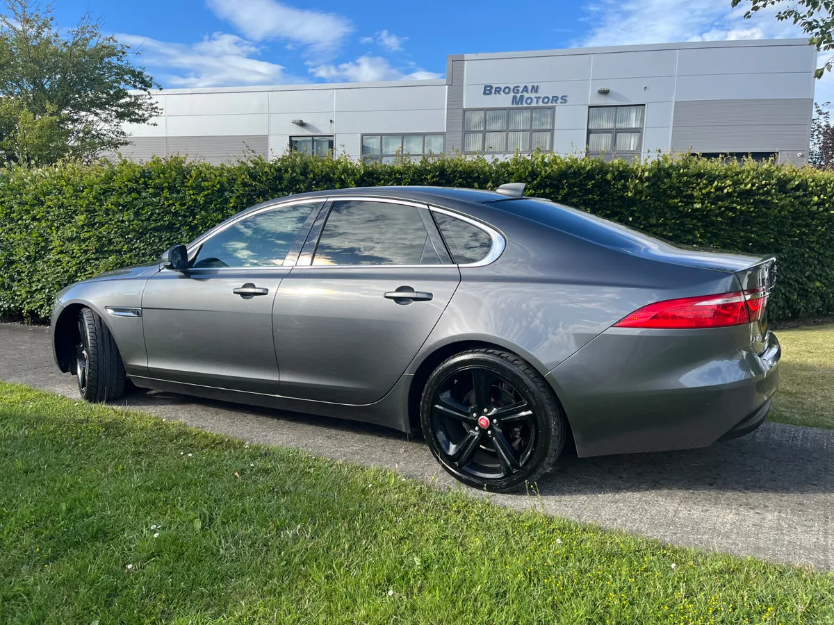 Jaguar XF 2017 2.0 D Auto*19”Black Alloys* - Image 5