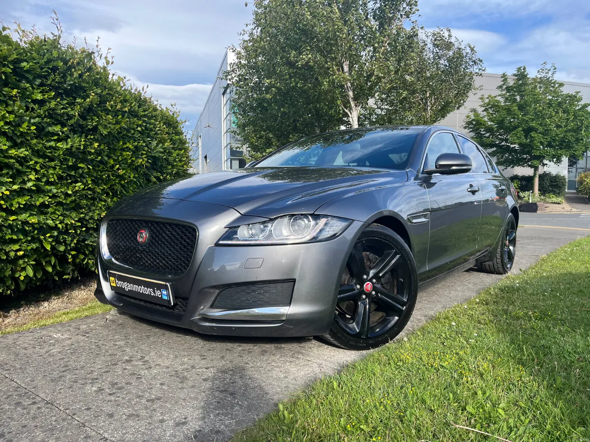 Jaguar XF 2017 2.0 D Auto*19”Black Alloys* - Image 3