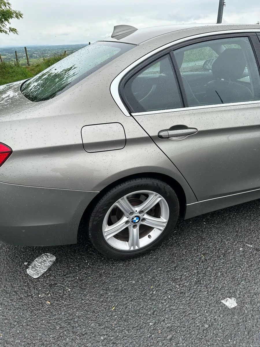 BMW 318 SE - Image 5