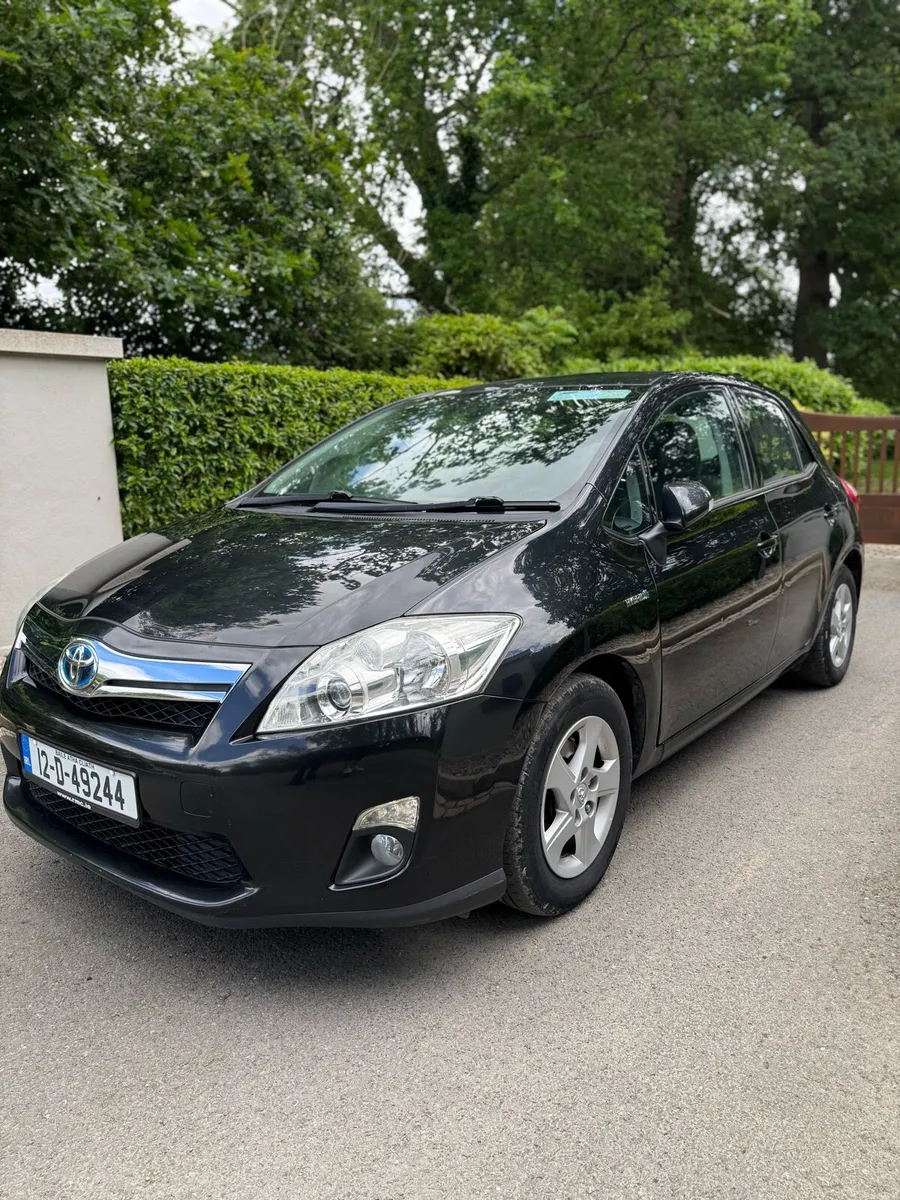 Auto Toyota Auris Hybrid - Image 2