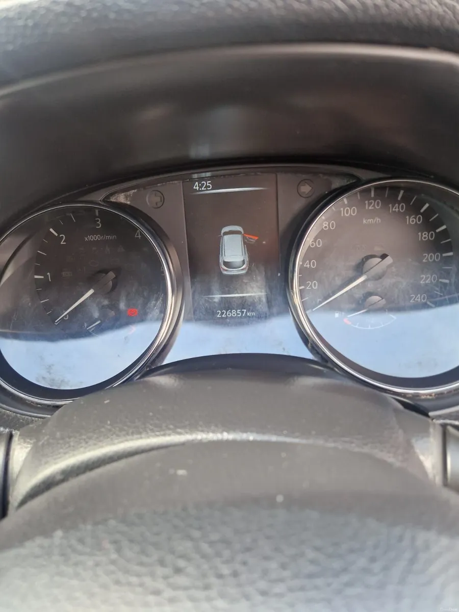 Nissan Qashqai 2015 - Image 2