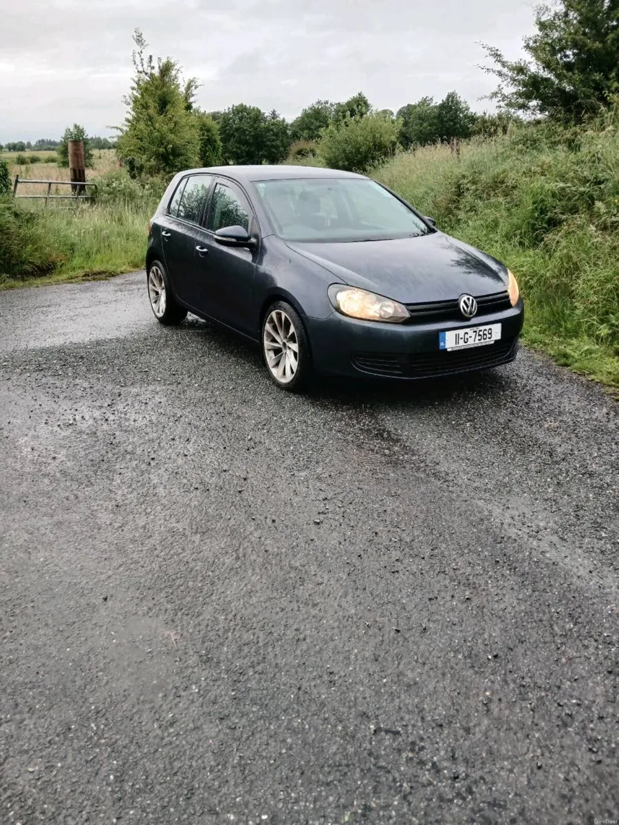 11 Golf - Image 1