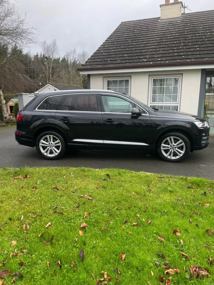 Audi Q7 - Image 2