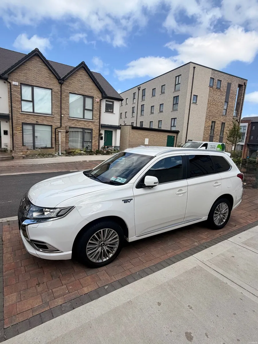 Mitsubishi outlander phev 2018 - Image 4