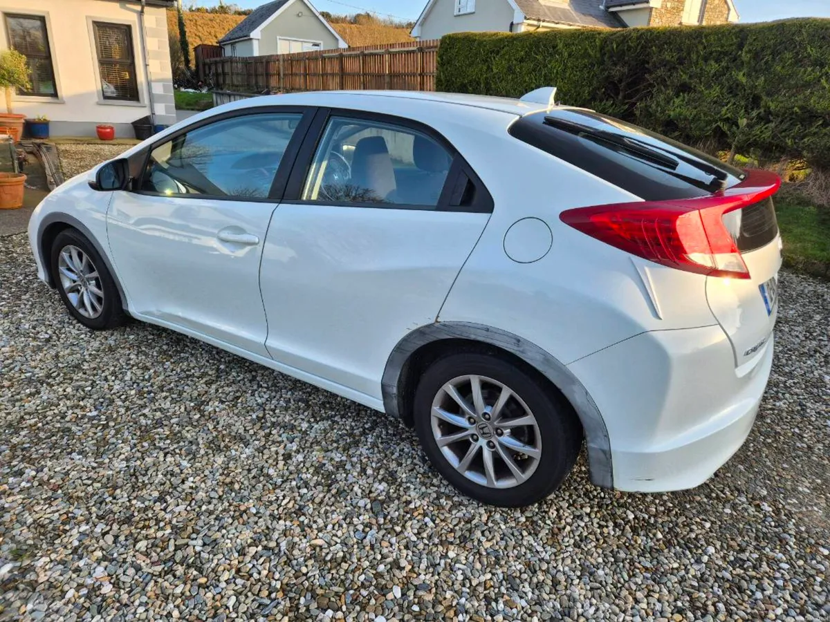 Car - Image 4