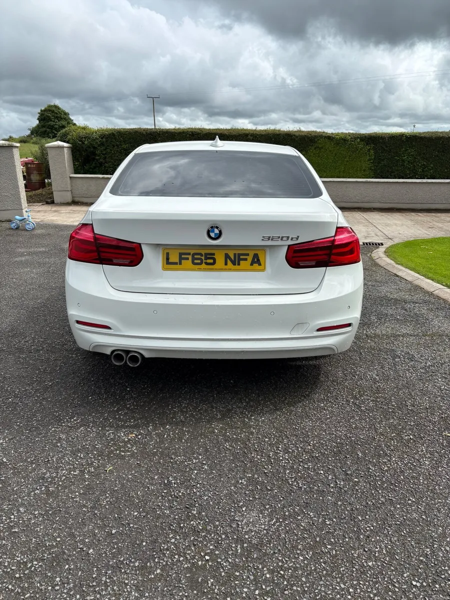 BMW 3-Series 2015 - Image 2
