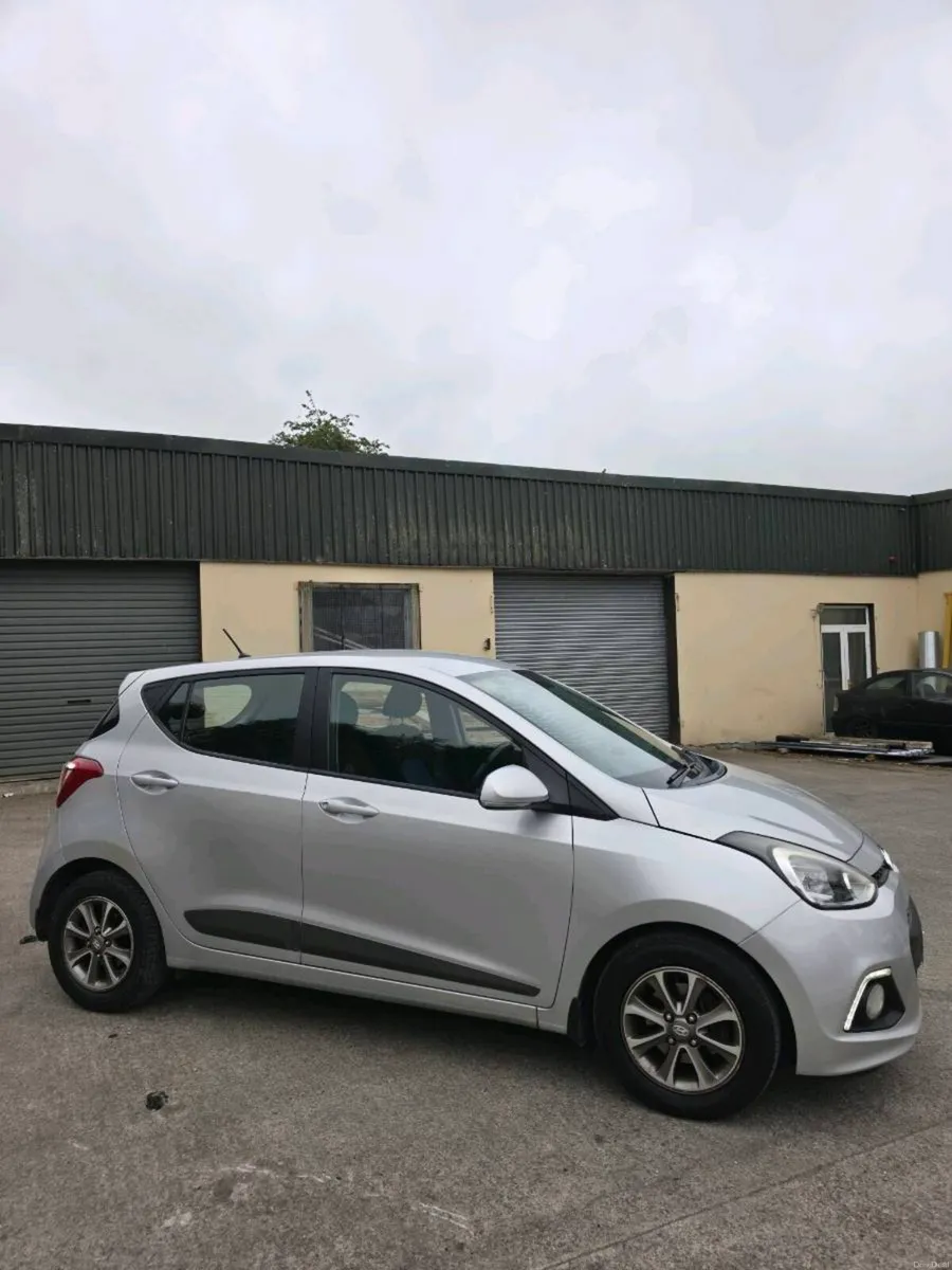 2015 Hyundai i10 1.0 - Image 2